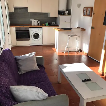 Cozy Studio 2 Min Walking Distance From Beach شقة بينيذا ذي مار