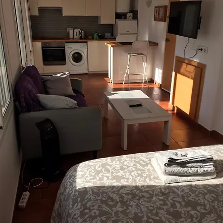 Cozy Studio 2 Min Walking Distance From Beach *